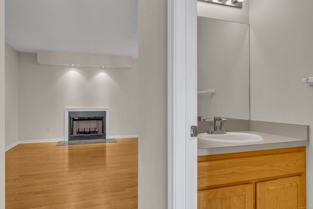 20 Lakeview Drive 20, Branford, CT 06405