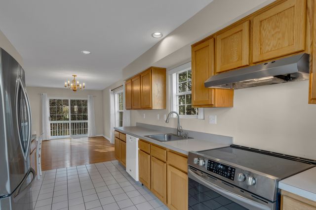 20 Lakeview Drive 20, Branford, CT 06405