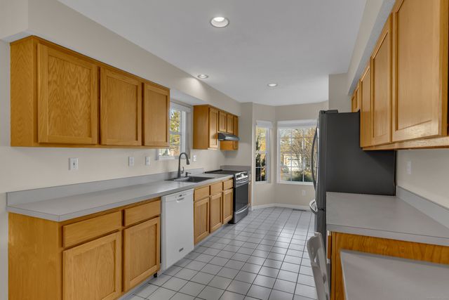 20 Lakeview Drive 20, Branford, CT 06405