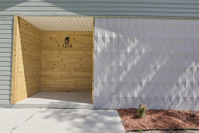 1214 NE 28TH AVENUE, Gainesville, FL 32609