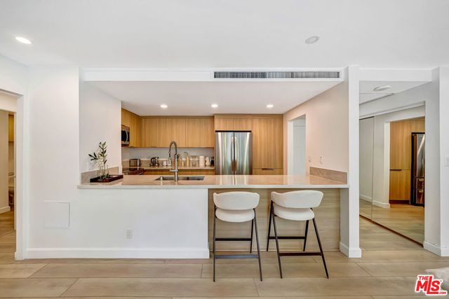 2170 Century Park East 208, Los Angeles, CA 90067