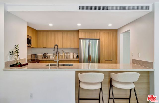 2170 Century Park East 208, Los Angeles, CA 90067