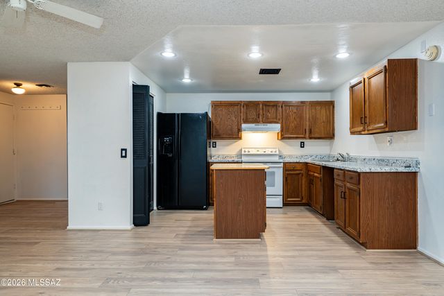 7541 N Juniper Road, Tucson, AZ 85741