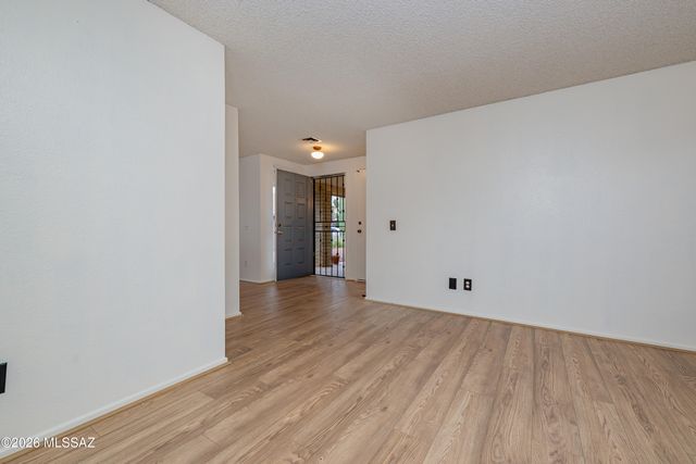 7541 N Juniper Road, Tucson, AZ 85741
