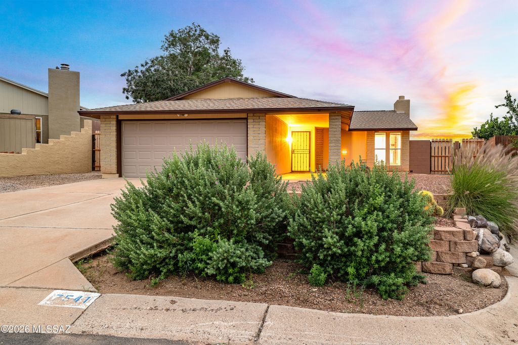7541 N Juniper Road, Tucson, AZ 85741