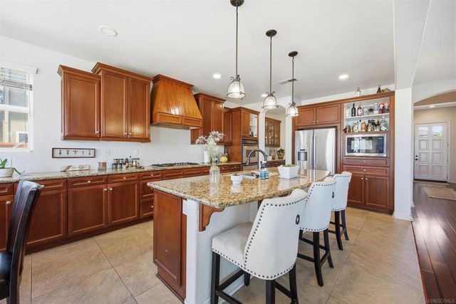 878 Sunset Ridge Pl, Chula Vista, CA 91914