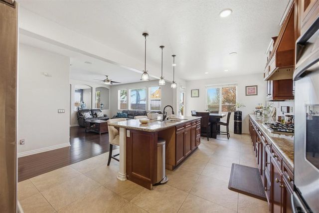 878 Sunset Ridge Pl, Chula Vista, CA 91914