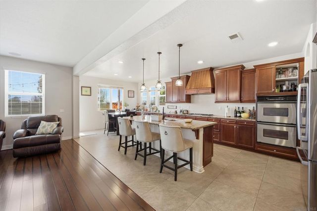 878 Sunset Ridge Pl, Chula Vista, CA 91914
