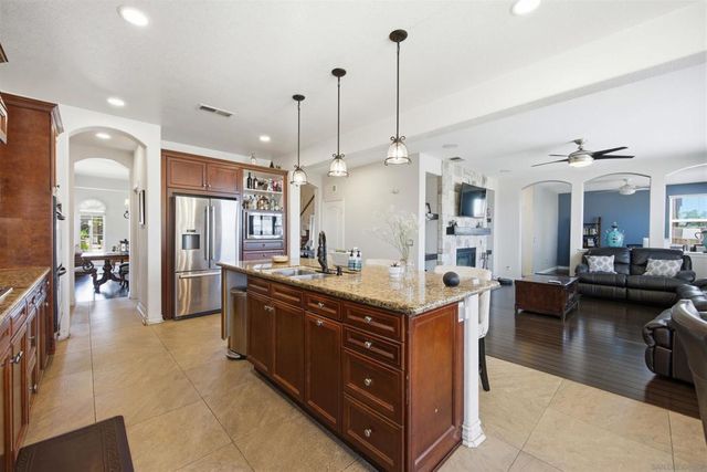 878 Sunset Ridge Pl, Chula Vista, CA 91914