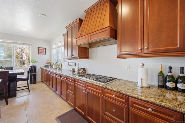 878 Sunset Ridge Pl, Chula Vista, CA 91914