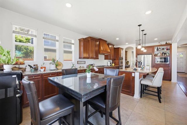 878 Sunset Ridge Pl, Chula Vista, CA 91914