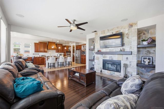 878 Sunset Ridge Pl, Chula Vista, CA 91914