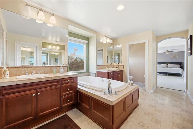 878 Sunset Ridge Pl, Chula Vista, CA 91914