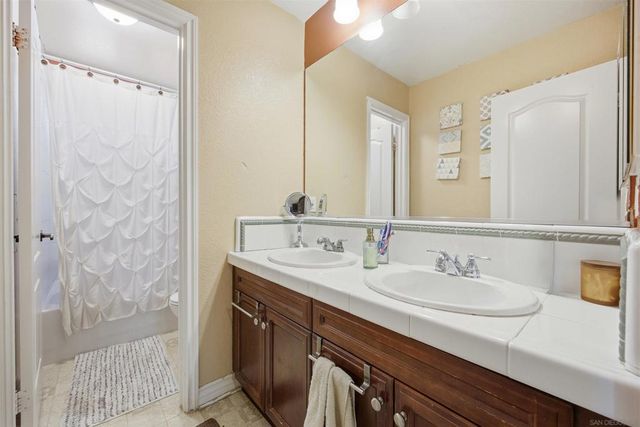 878 Sunset Ridge Pl, Chula Vista, CA 91914