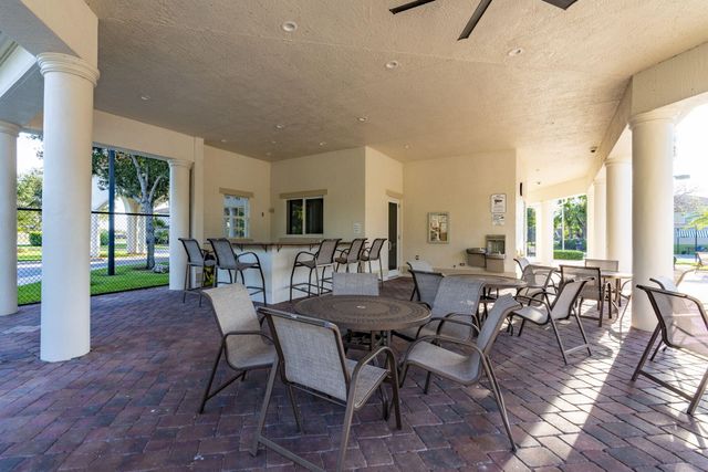 10551 Long Leaf Lane, Wellington, FL 33414
