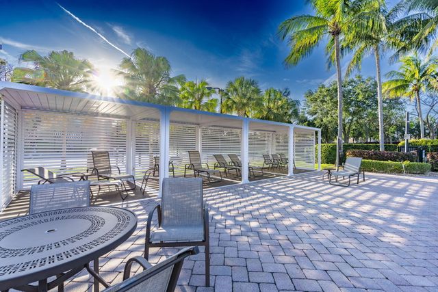 10551 Long Leaf Lane, Wellington, FL 33414
