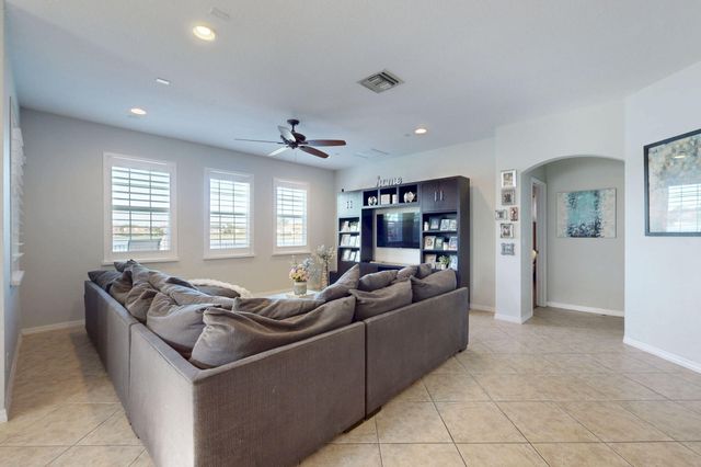 10551 Long Leaf Lane, Wellington, FL 33414