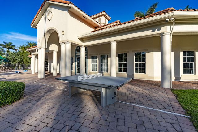 10551 Long Leaf Lane, Wellington, FL 33414
