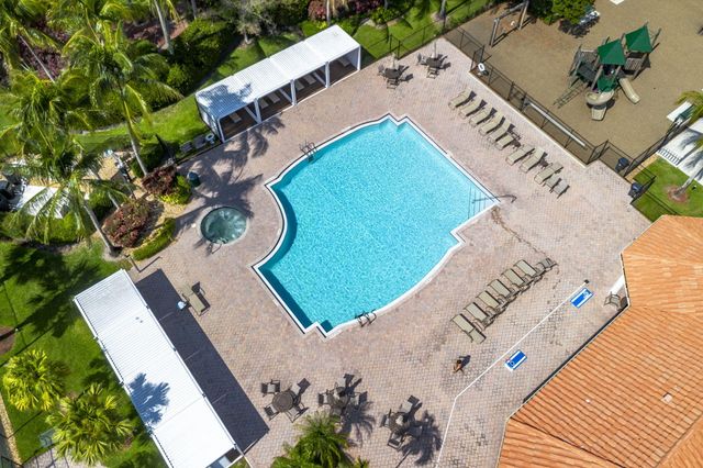 10551 Long Leaf Lane, Wellington, FL 33414