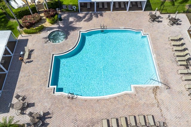 10551 Long Leaf Lane, Wellington, FL 33414
