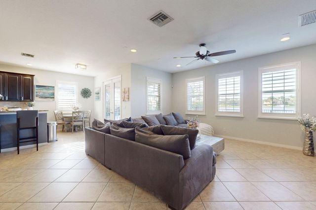 10551 Long Leaf Lane, Wellington, FL 33414