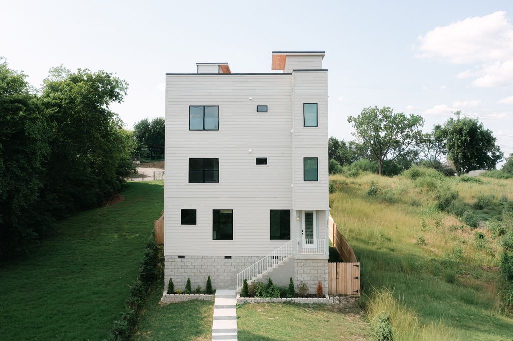 216 Meredith Ave, Nashville, TN 37210