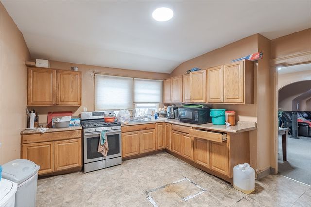 94 Clym Street, Providence, RI 02908