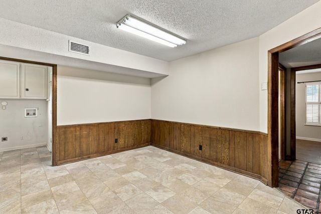 2701 Fairfax Dr, Tyler, TX 75701
