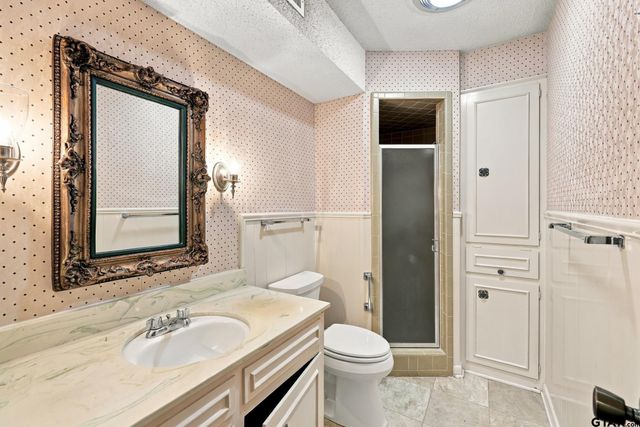 2701 Fairfax Dr, Tyler, TX 75701