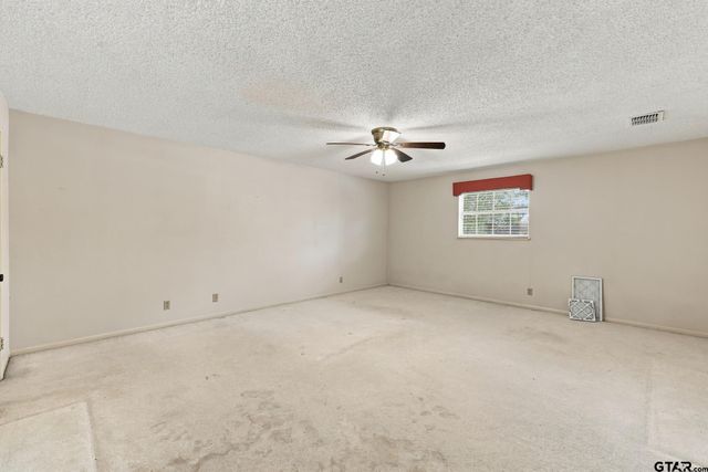 2701 Fairfax Dr, Tyler, TX 75701