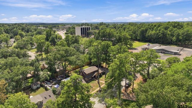 2701 Fairfax Dr, Tyler, TX 75701