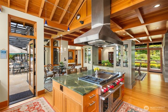 5522 NE Fletcher Landing, Bainbridge Island, WA 98110