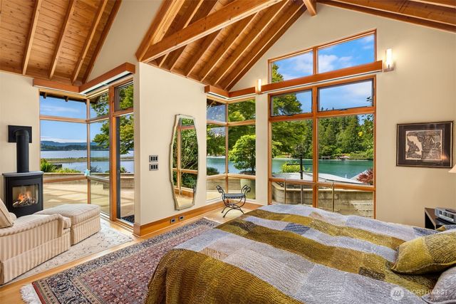 5522 NE Fletcher Landing, Bainbridge Island, WA 98110