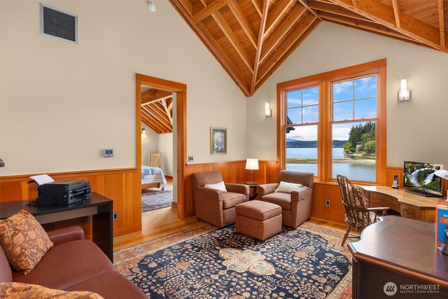 5522 NE Fletcher Landing, Bainbridge Island, WA 98110