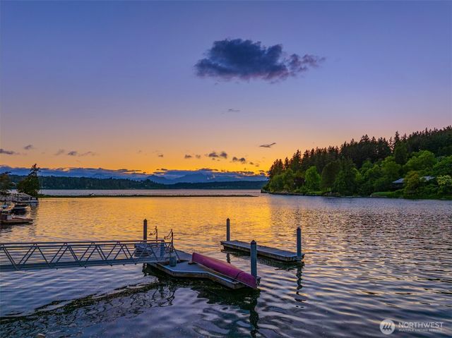 5522 NE Fletcher Landing, Bainbridge Island, WA 98110