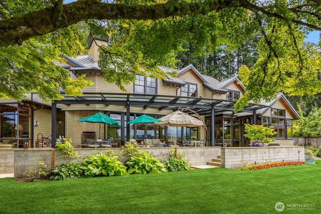 5522 NE Fletcher Landing, Bainbridge Island, WA 98110