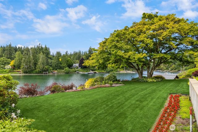 5522 NE Fletcher Landing, Bainbridge Island, WA 98110