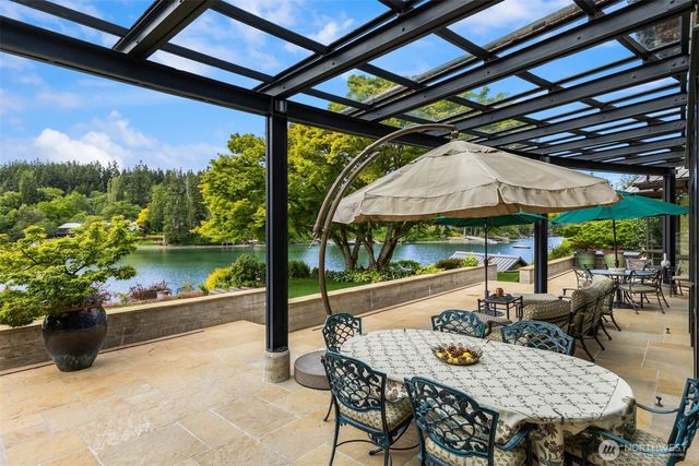 5522 NE Fletcher Landing, Bainbridge Island, WA 98110