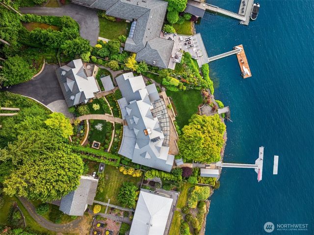 5522 NE Fletcher Landing, Bainbridge Island, WA 98110