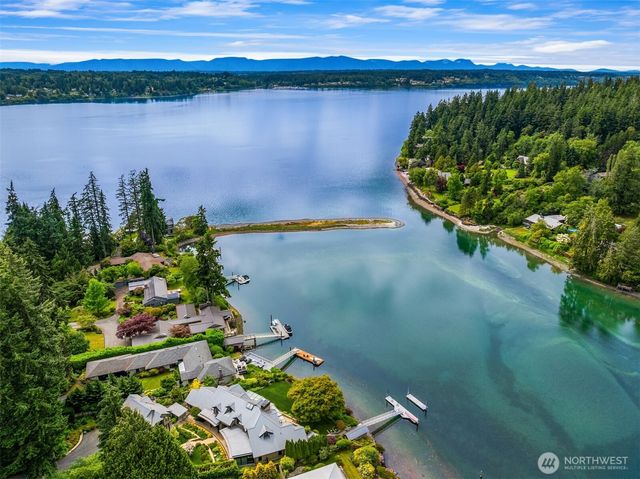 5522 NE Fletcher Landing, Bainbridge Island, WA 98110