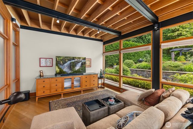 5522 NE Fletcher Landing, Bainbridge Island, WA 98110