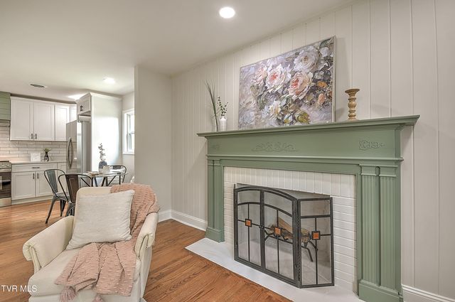 1091 Long Crescent Dr Drive, Bristol, VA 24201
