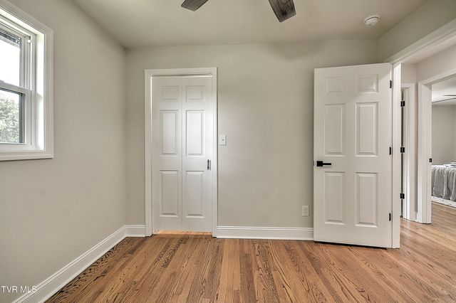1091 Long Crescent Dr Drive, Bristol, VA 24201