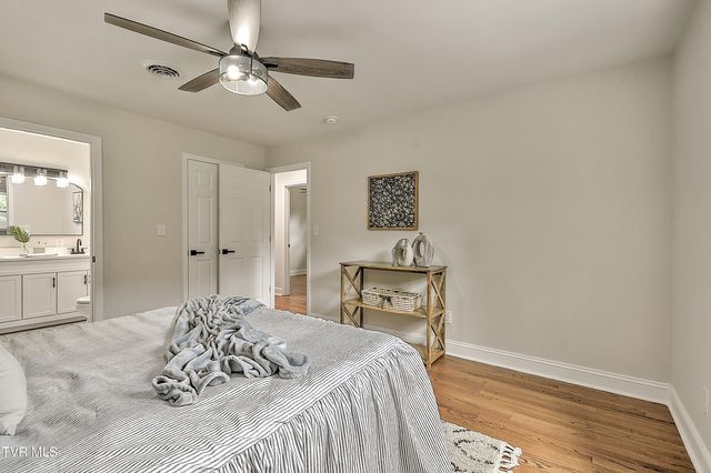 1091 Long Crescent Dr Drive, Bristol, VA 24201