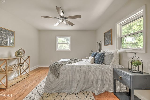 1091 Long Crescent Dr Drive, Bristol, VA 24201