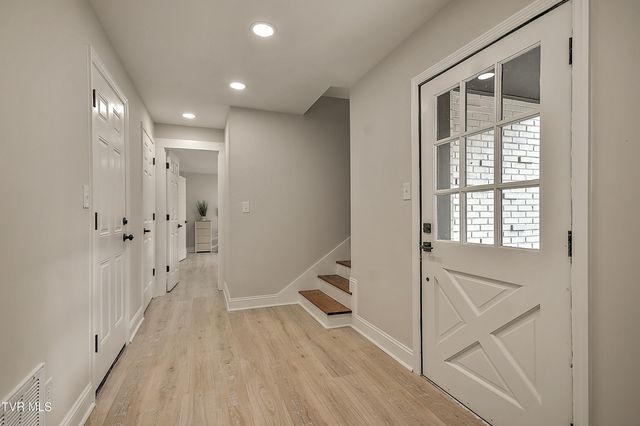 1091 Long Crescent Dr Drive, Bristol, VA 24201