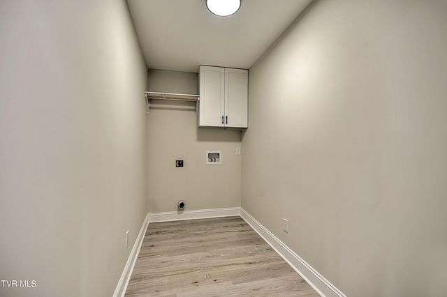 1091 Long Crescent Dr Drive, Bristol, VA 24201