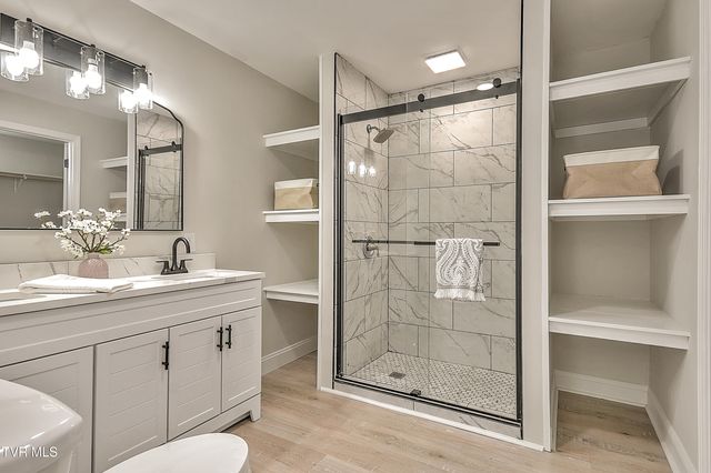 1091 Long Crescent Dr Drive, Bristol, VA 24201