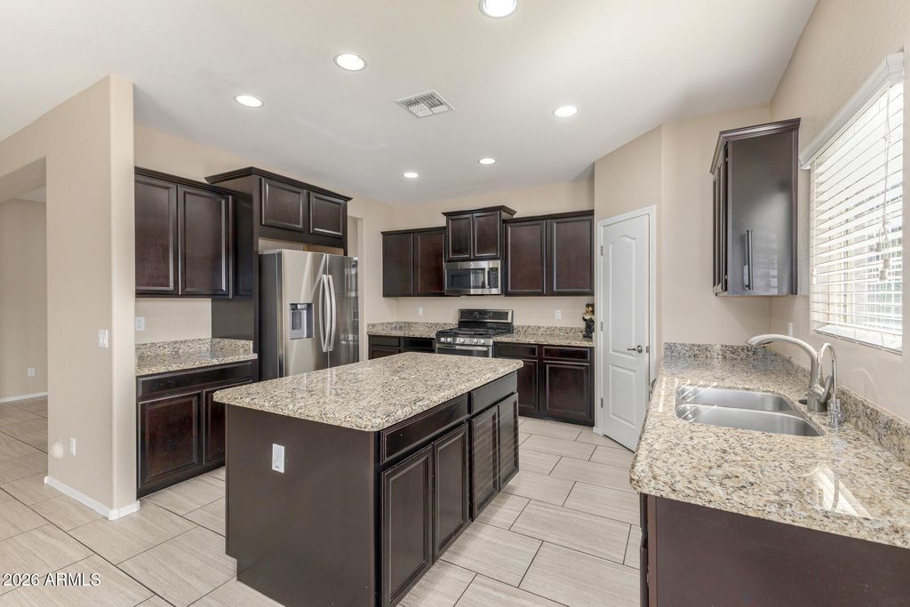 18071 W YOUNG Street, Surprise, AZ 85388 — photo 3