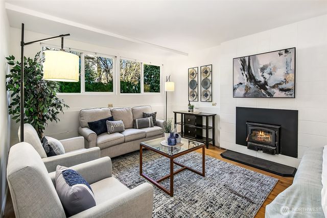 541 N 75th Street, Seattle, WA 98103